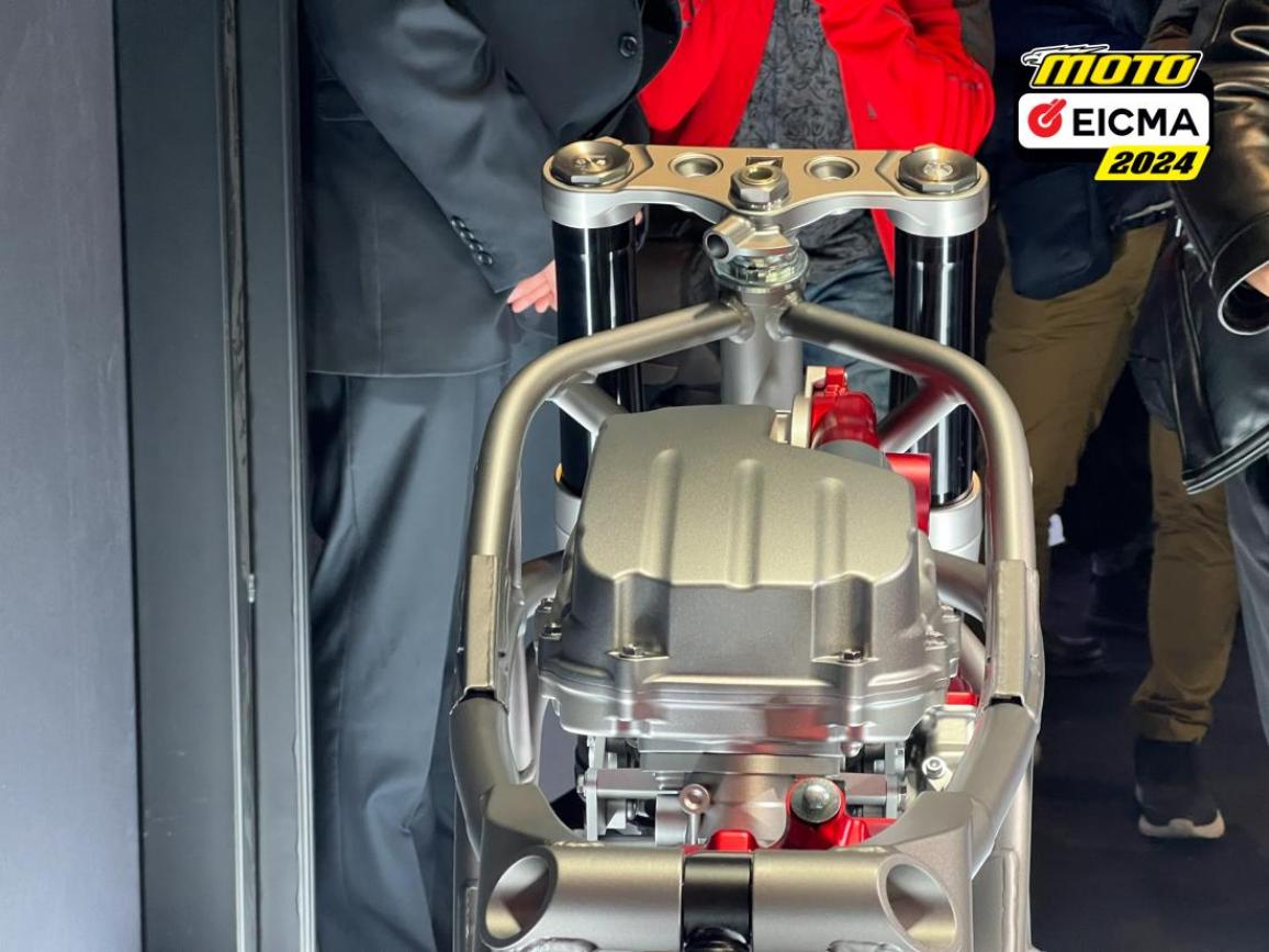 Honda V3 engine with compressor