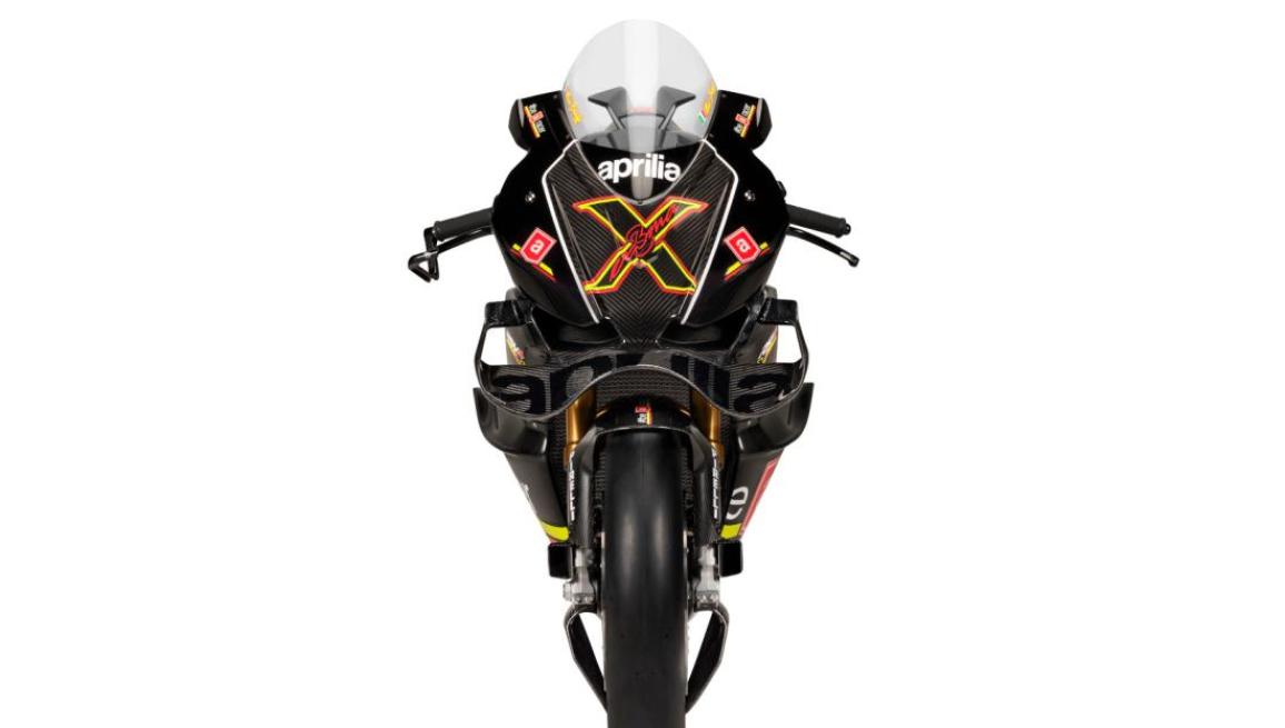 Aprilia RSV4 X ex3ma και Max Biaggi