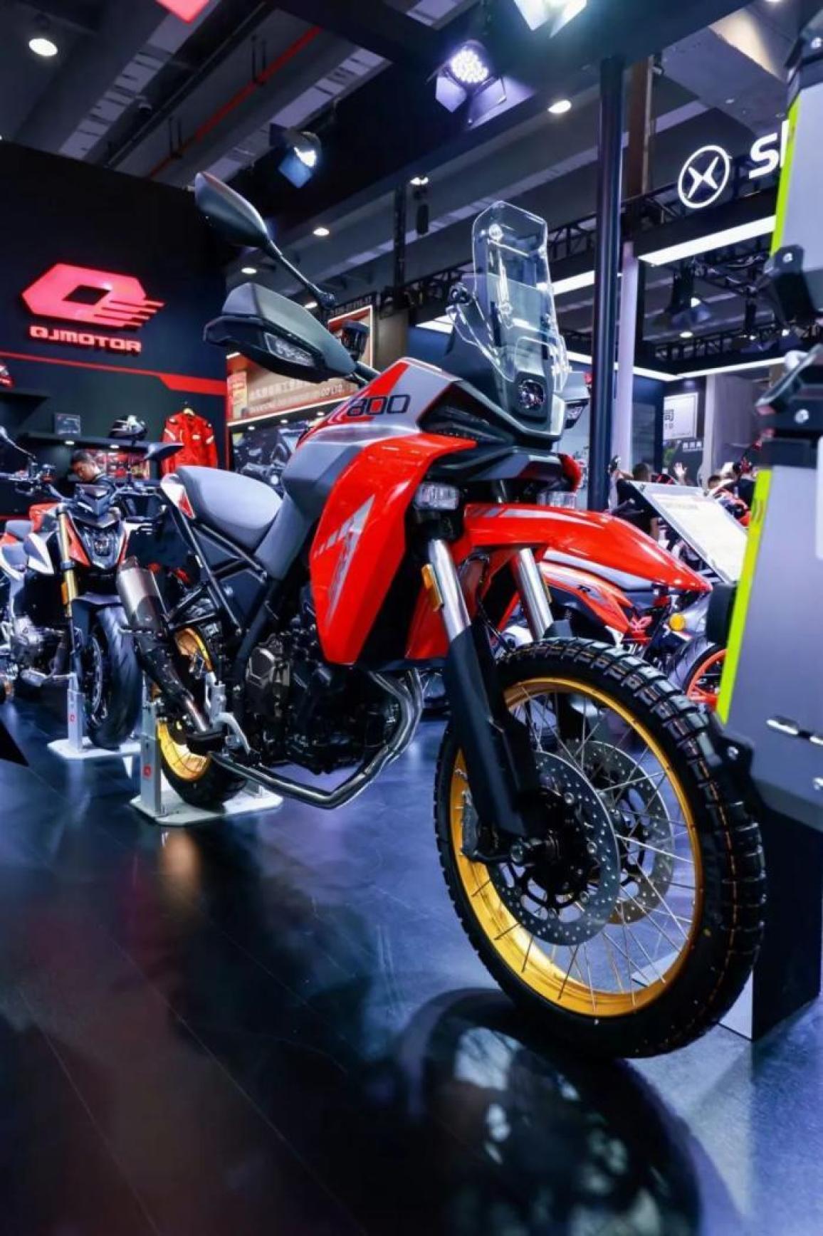 QJMOTOR SRT800 Rally: Έδειξε στην Canton Fair το νέο On-Off Benelli