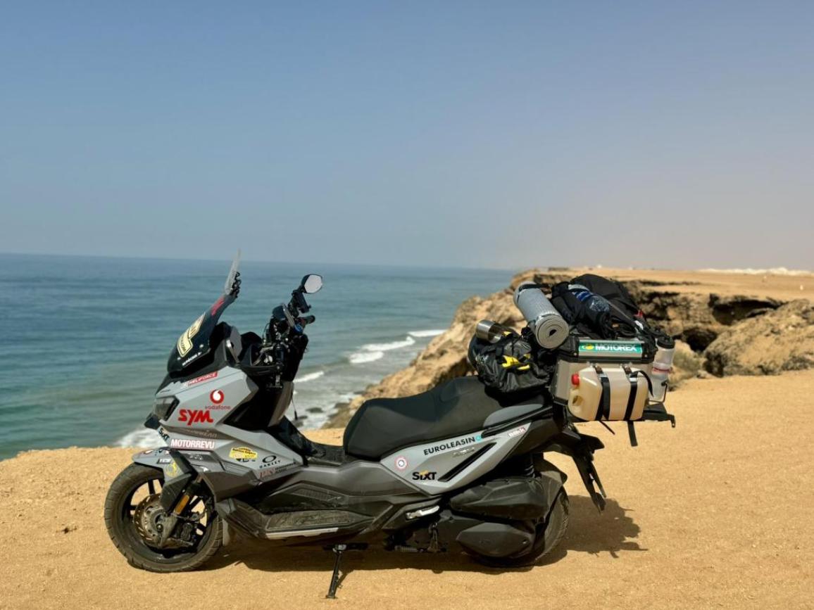 Scooter2 dakar SYM ADX 300 2024