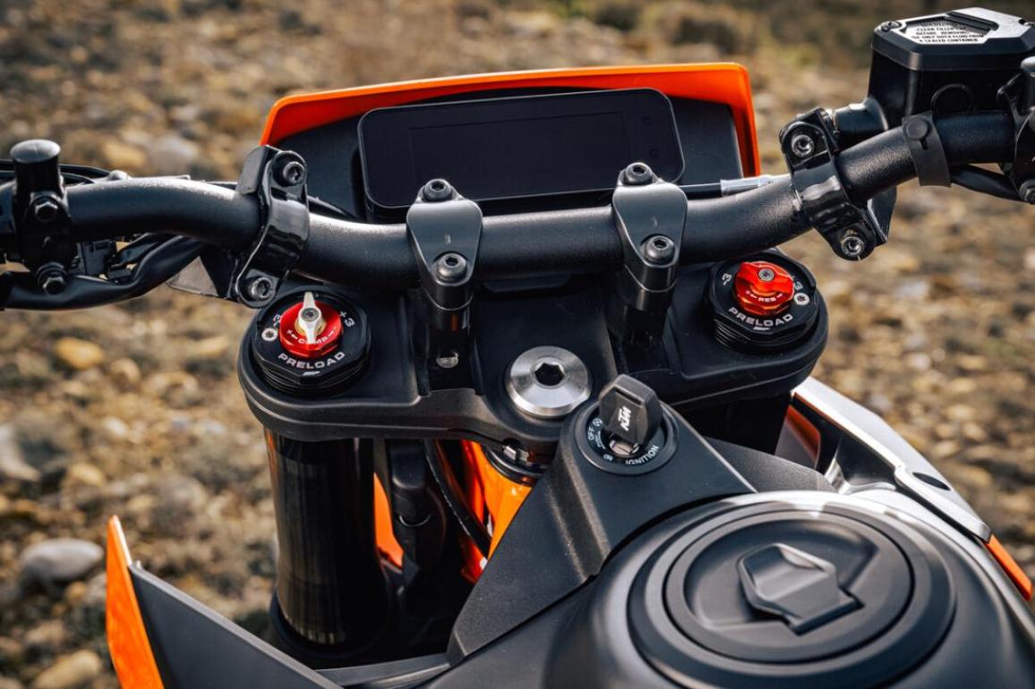 KTM 125/390 Enduro R 2025: Επιτέλους παρουσιάστηκαν! Τεχνική ανάλυση!