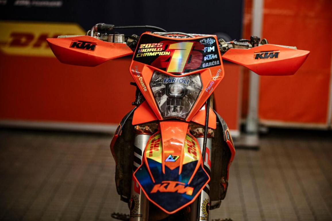 KTM DHL