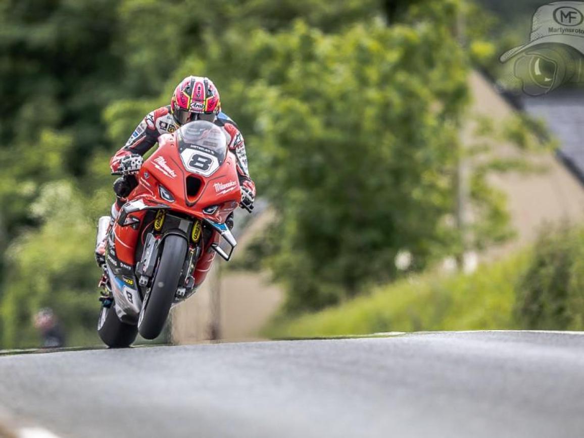 Isle of Man TT 2024, Senior TT – Νικητής ο Davey Todd σε έναν δραματικό αγώνα