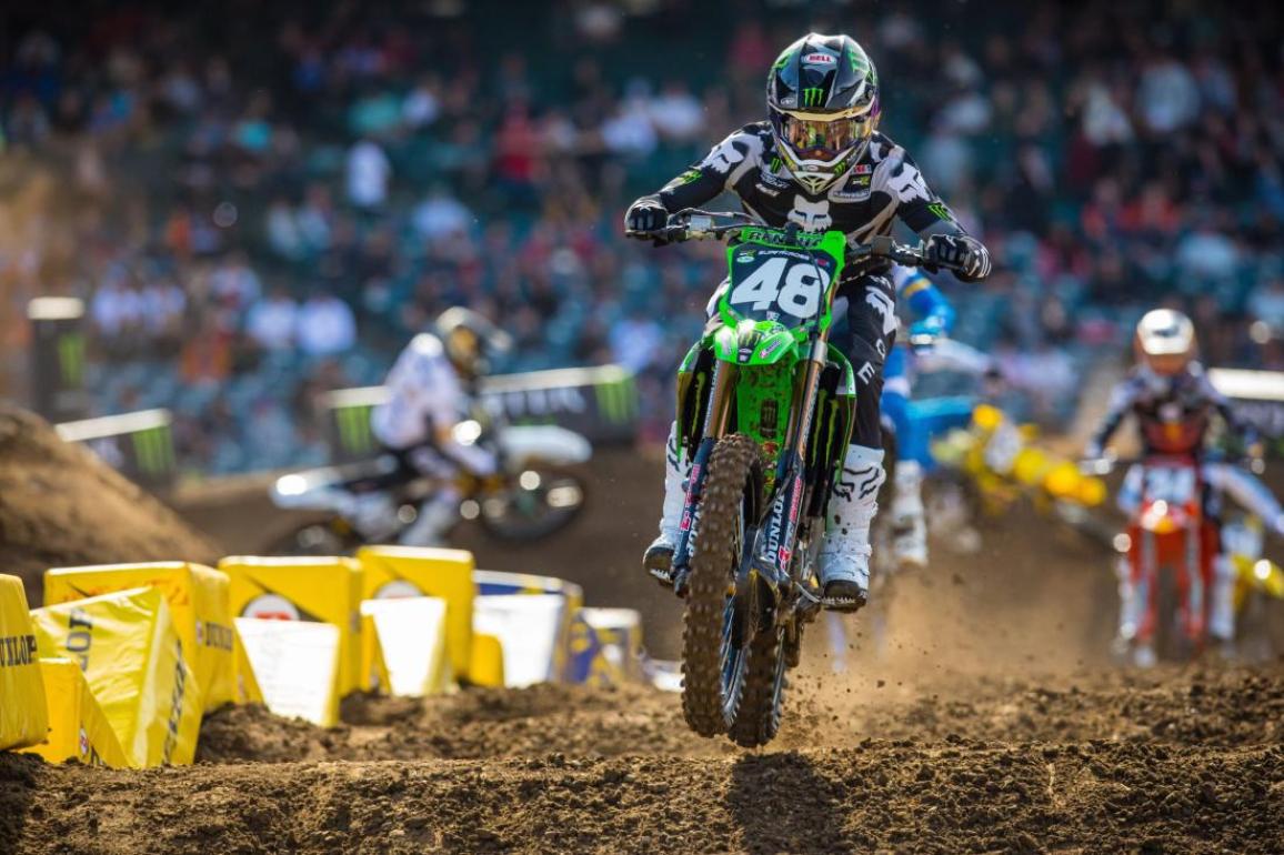 Supercross 2024, St. Louis – O Tomac επιστρέφει στις νίκες με την Yamaha ένα χρόνο μετά τον τραυματισμό του