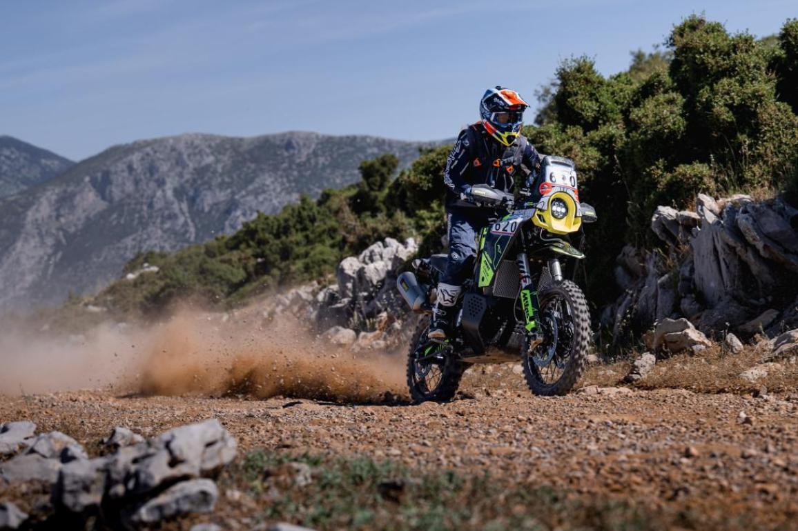 Hellas Rally Raid 2024, 3η ημέρα – Σταθερά στην τρίτη θέση των δικύλινδρων πίσω από τους εργοστασιακούς της Aprilia o Κίμωνας Καράμπελας [VIDEO]