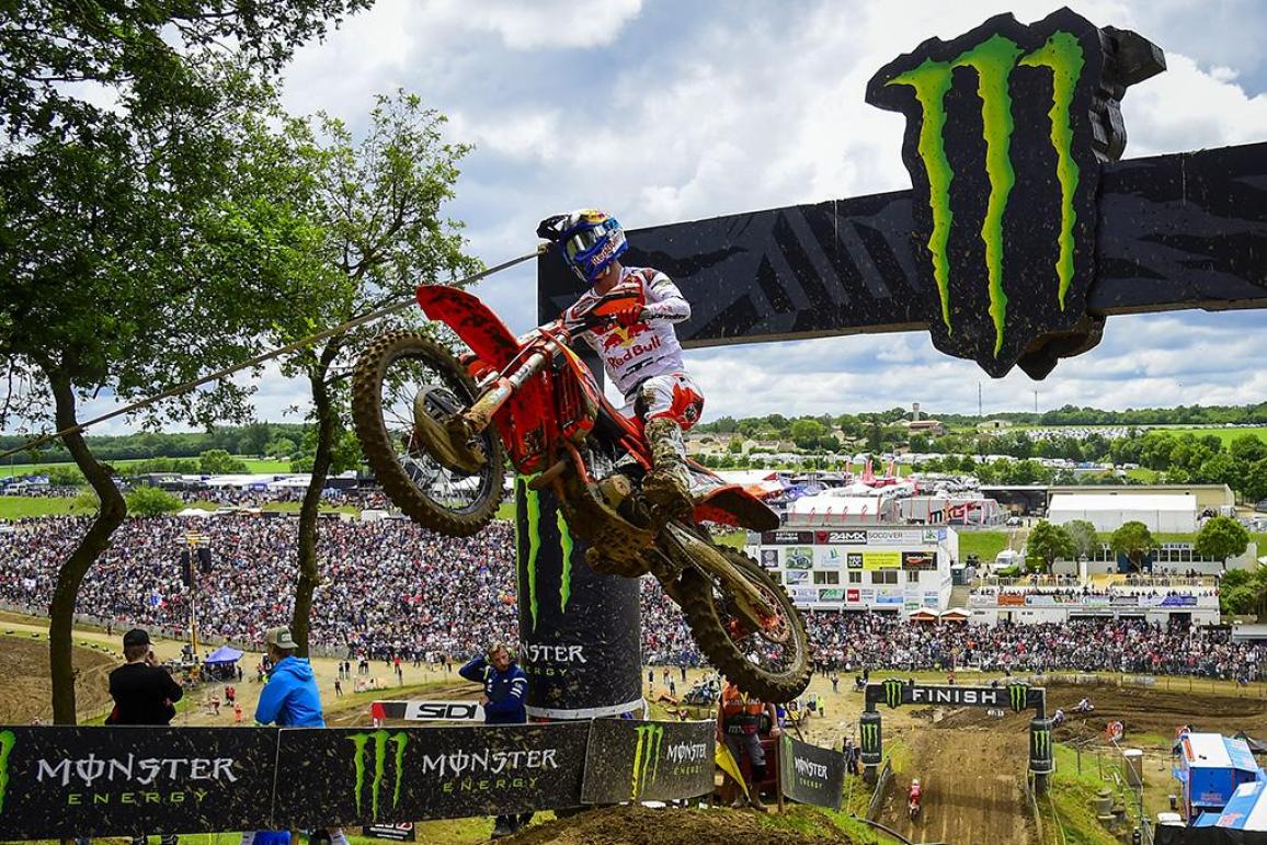 MXGP, 7ος γύρος, Γαλλία – Ο Gajser με Honda κερδίζει σε μία πίστα που θύμιζε βούρκο από λάσπη