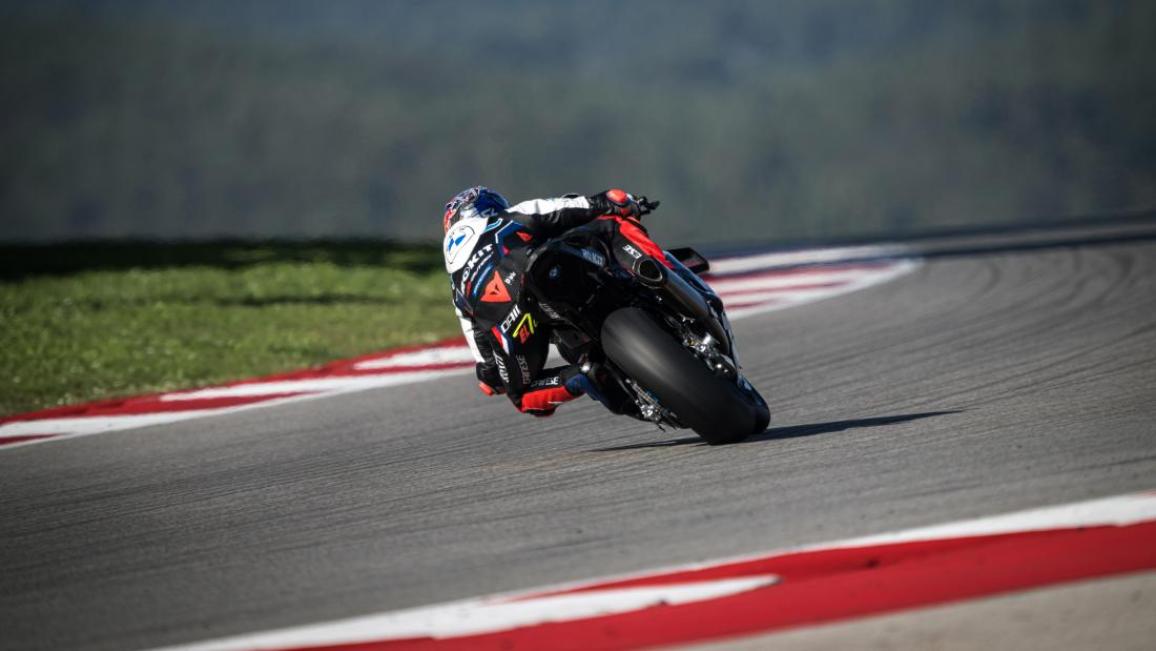 WSBK - Πρώτη επαφή του Toprak Razgatlioglu με την BMW M 1000 RR - Στον πρώτο γύρο, απλά χαμογελούσα... απίστευτη δύναμη!