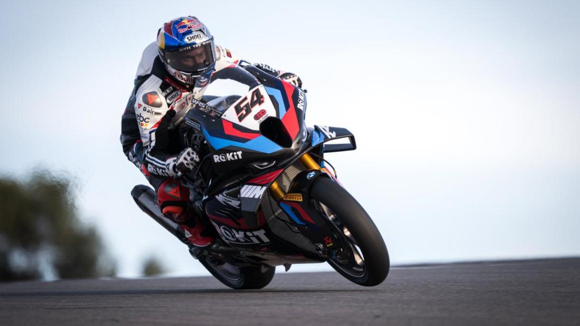 WSBK - Πρώτη επαφή του Toprak Razgatlioglu με την BMW M 1000 RR - "Στον πρώτο γύρο, απλά χαμογελούσα... απίστευτη δύναμη!"