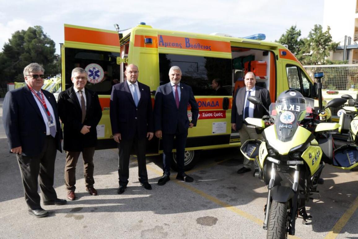 Το ΕΚΑΒ παρέλαβε 20 μοτοσυκλέτες, 8 κινητές μονάδες