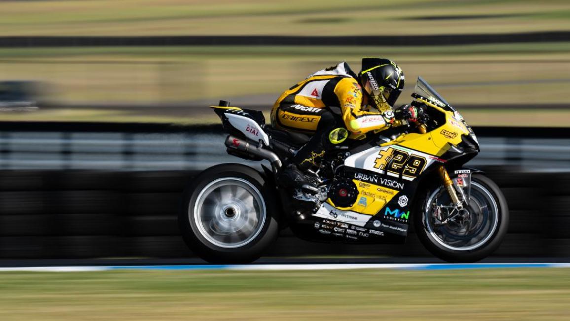 Motul WSBK, Philip Island, Race 1 - O Bulega με Ducati γράφει ιστορία