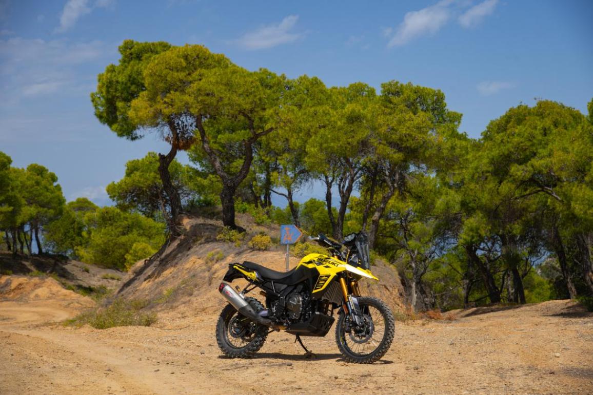 H Suzuki Moto Greece στο Hellas Rally με τον Παναγιώτη Κακολύρη και το V-STROM 800 DE