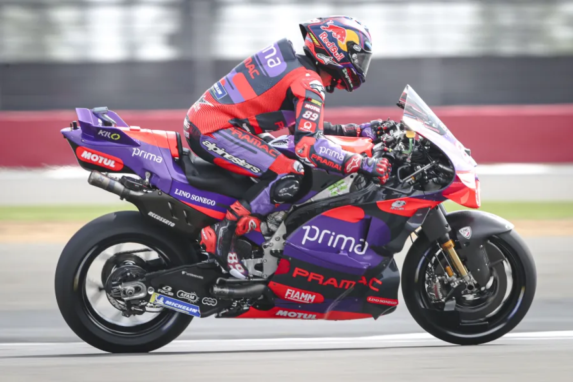 https://www.motomag.gr/news/race-news/motogp-me-eidika-livery-poy-thymizoyn-alles-epohes-oi-omades-sto-silverstone