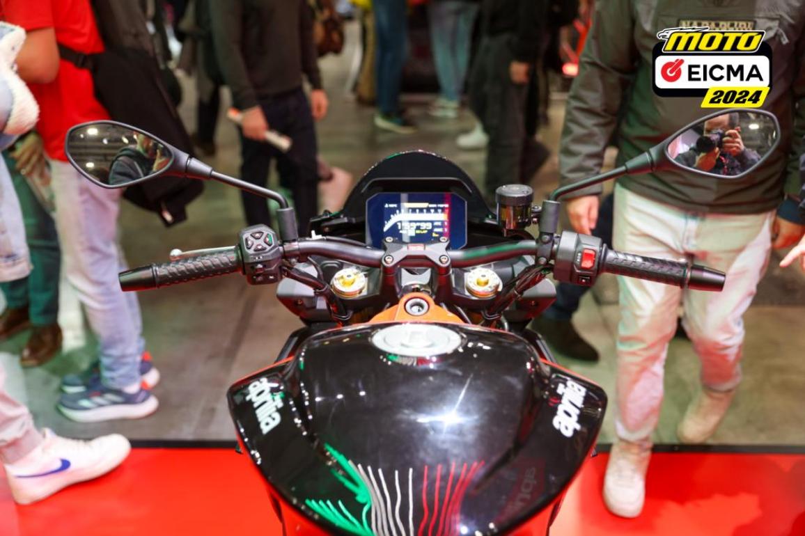 Aprilia Tuono V4 και V4 Factory 2025 EICMA