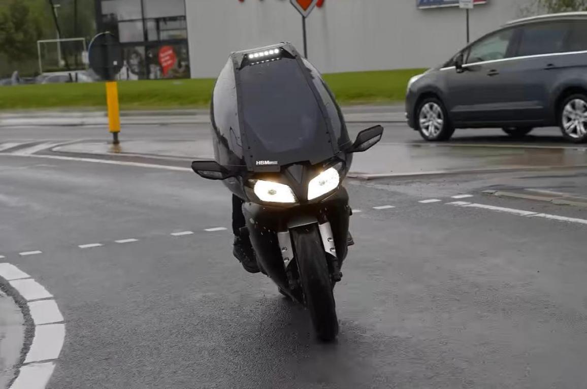 Ένα Yamaha R1 με κέλυφος από το Βέλγιο [VIDEO]