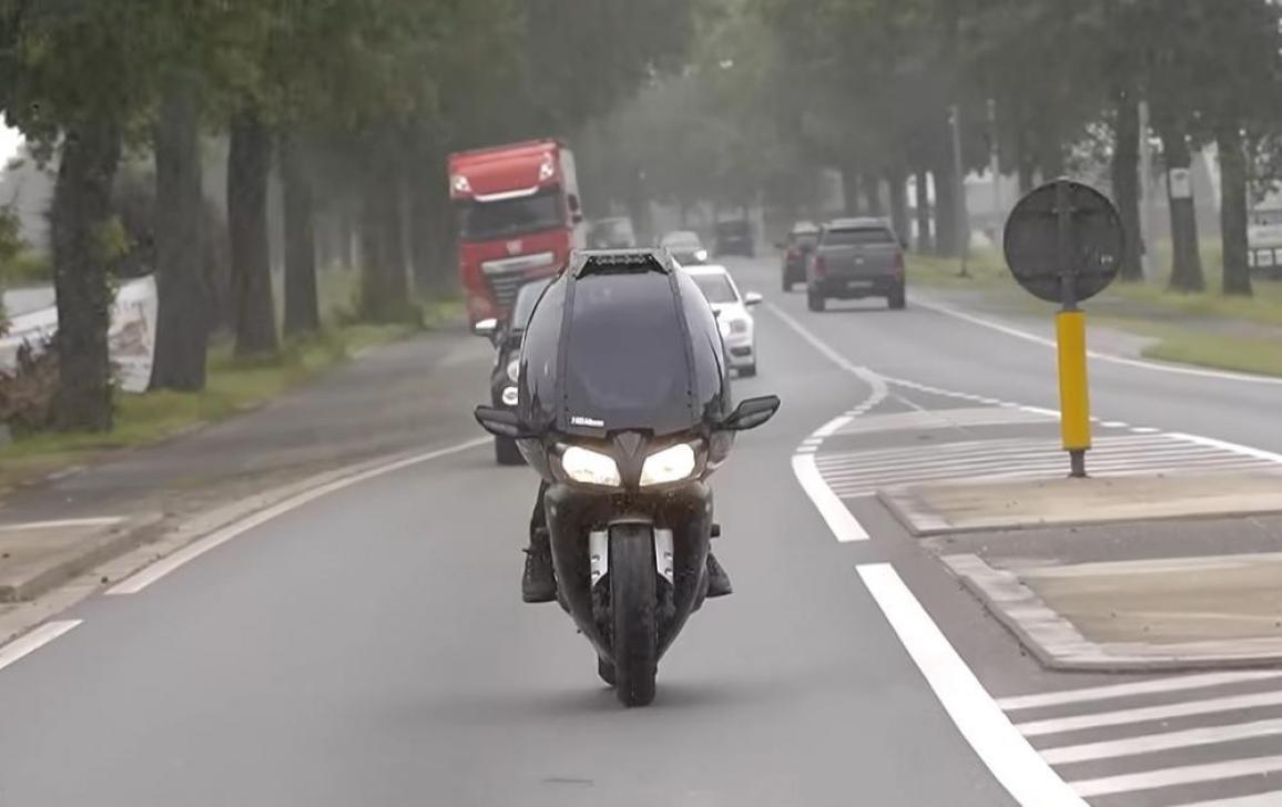Ένα Yamaha R1 με κέλυφος από το Βέλγιο [VIDEO]