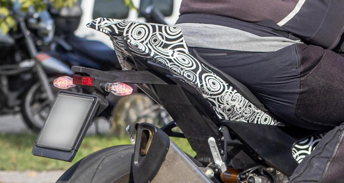  Aprilia Tuono V4 2025