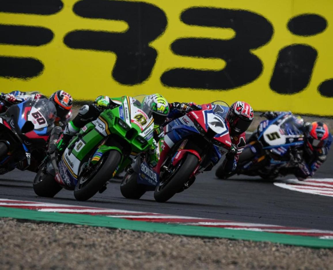 MOTUL WSBK Τσεχία- Race 2: Τρίτο συνεχόμενο χατ-τρικ του Toprak με BMW