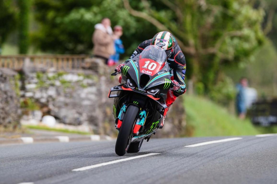 Isle of Man TT 2024, Senior TT – Νικητής ο Davey Todd σε έναν δραματικό αγώνα