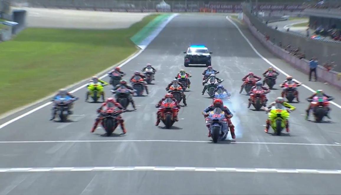 MotoGP Phillip Island: Απίστευτη νίκη Marc Marquez! Από burnout στην εκκίνηση, πρώτος με διαφορά!