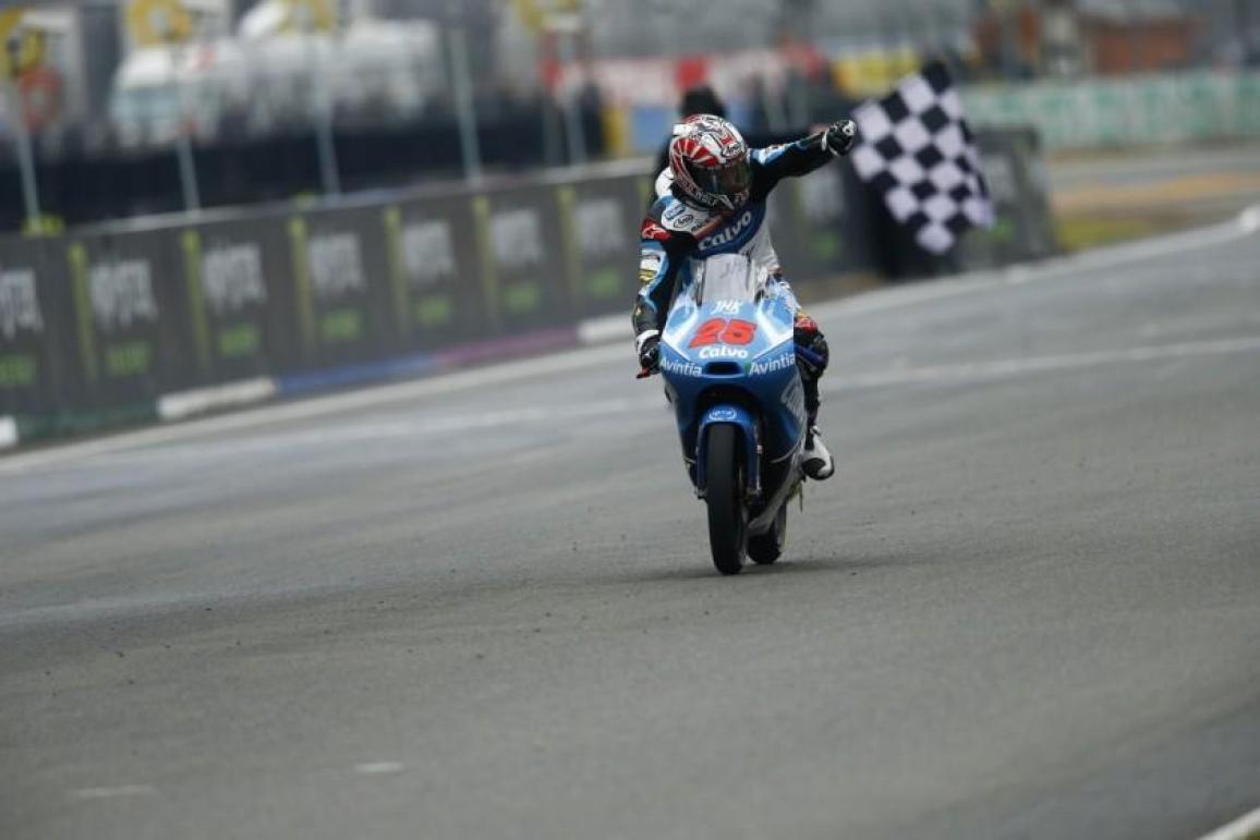 Ο Maverick Vinales δημοπρατεί την MOTO3 του παγκόσμιου τίτλου για τις πλημμύρες στη Valencia