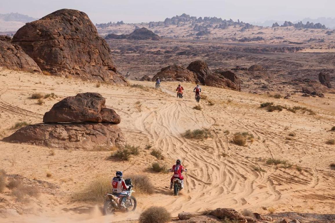 Dakar 2025 5ο σκέλος: Νίκη Benavides! Κρατά την γενική ο Sanders, πριν την δεκάδα της MOTUL ο Βασίλης Μπούδρος!