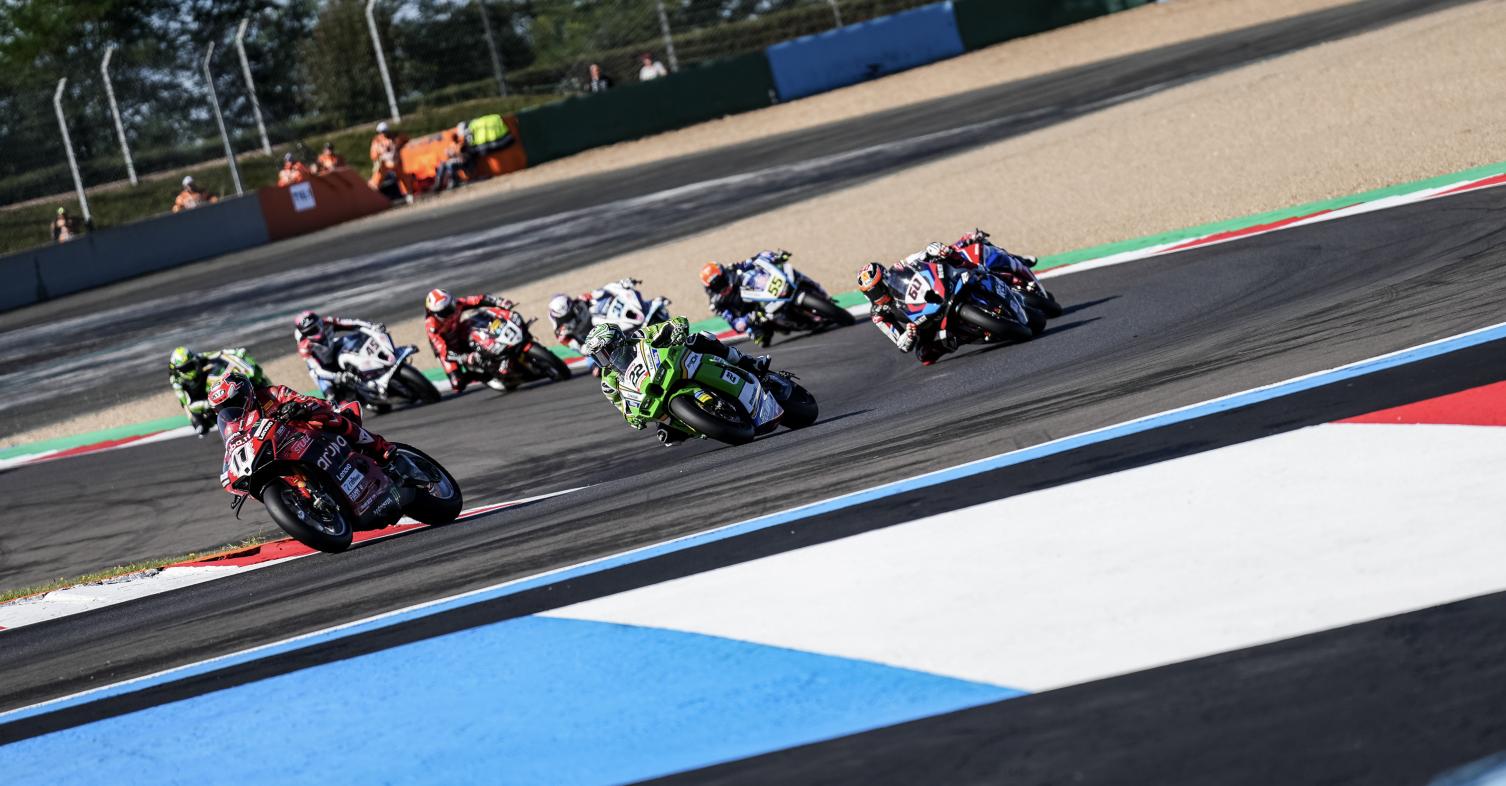 MOTUL WSBK Magny-Cours SUPERPOLE: Νίκη Bulega με Rea εκτός αγώνα