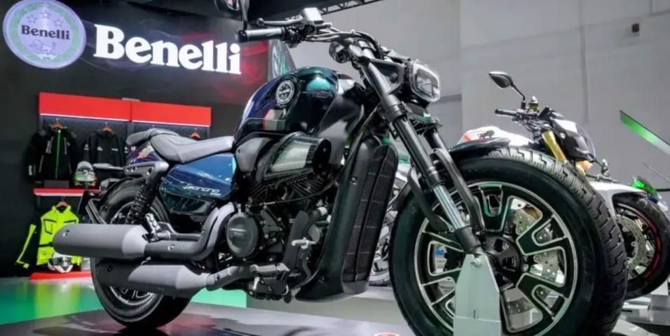 Νέα cruiser Benelli Leoncino Bobber 400 2024