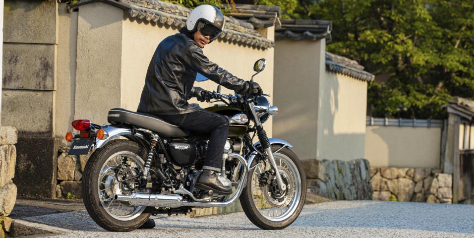 Kawasaki w800 νέο χρώμα 2025